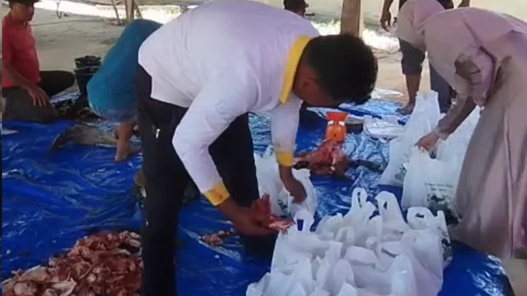 SMKN 3 Karang Baru Salurkan Daging Qurban kepada 100 Penerima Manfaat