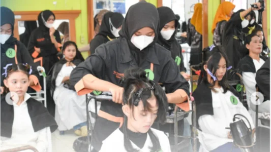 Di Tengah Dampak Banjir, Siswa SMK Negeri 3 Karang Baru Tetap Semangat Jalani Uji Kompetensi Keahlian